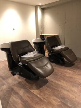 アルマヘアー(Alma hair by murasaki)の写真/【鶴舞駅すぐ】丁寧なマッサージで健やかな頭皮へ,顔のリフトアップ効果も期待☆彡
