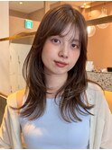 くびれミディアム/レイヤー/顔周り/小顔/ベージュ/20代30代
