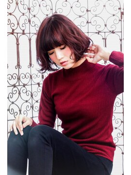 メルクマール(MERKMAL) ミックスカールの小顔ボブ。