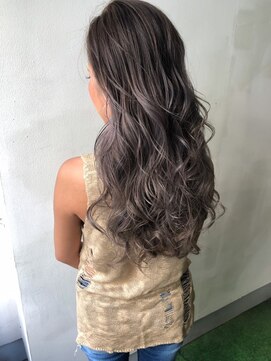 レウーナ(Reuna) 外国人風×#毛先パーマ#ことりベージュ#黒髪ウォーターフォール