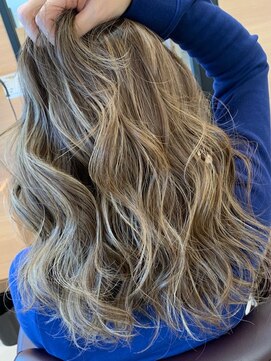 美容室クラフト 神栖店 外国人風ハイライトカラー