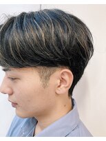 バイフィフス 原宿/表参道(by fifth)&nbsp;センターパートスパイラルパーマツーブロック刈り上げメンズヘア