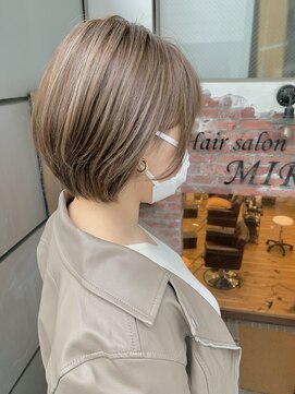 ヘアサロン ミロ(Hair Salon MIRO) レイヤーショート×ベージュハイライト