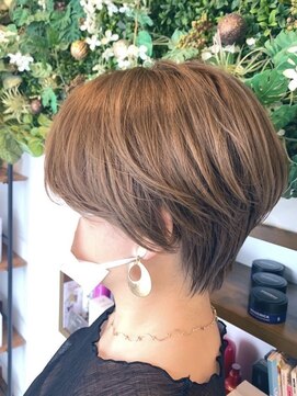 グレープバイン(GRAPEVINES) アッシュブラウン／丸みショート