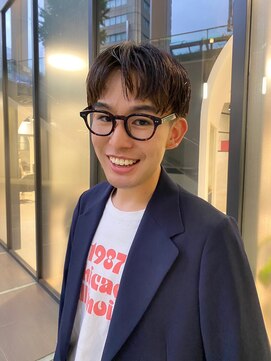 イワイナゴヤ(i i -IWAI NAGOYA-) スッキリ軽やかセンター分け