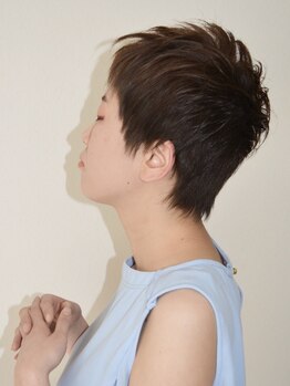 ヘアカラー専門店 りんごの写真/プレミアムトリートメントでダメージを徹底補修し、カラーのモチもUP◎指通りさらさらで艶めく美しい髪に！