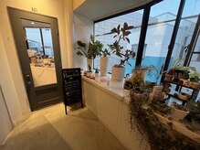 ヒミツキチ オン イリディセント(Himitsukichi on Iridescent)の雰囲気（プライベートサロンならではの落ち着いた空間が◎）