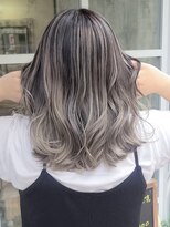 ヘアーアンドビューティーガーデン(HAIR AND BEAUTY GARDEN)&nbsp;グレージュミルクティーベージュカラー韓国レイヤーカット桑名