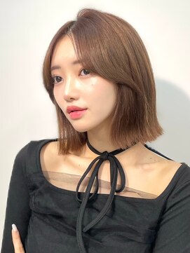 ヴェイン 渋谷(vain) 顔周りカット 小顔 美髪 ブラウンベージュ 外ハネボブ 20代30代