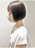 大人かわいいアッシュベージュ小顔ヘア前下がりボブショートボブ