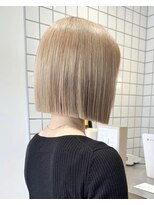 ホロ 渋谷(hollo)&nbsp;切りっぱなしボブ_タッセルボブ_ブロンドボブ_レイヤーボブ