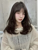 アイヴィ 表参道(IVY)&nbsp;ハッシュカットミディアムレイヤーワンカール小顔顔周りカット