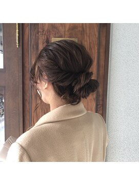 リバレッジ 広尾(Leverage) シンプル結婚式アップスタイル