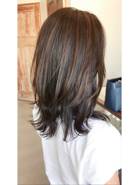 バショ(ba sho) ミディアムレイヤー×イルミナカラー・ハイライト