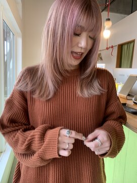 ソーイ(sowi) ピンクベージュカラー×ウルフカット【@sowi_abe】