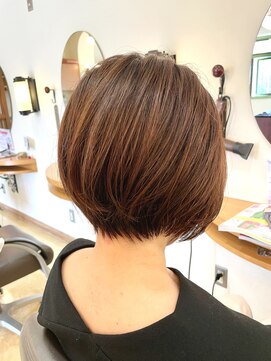 ジャンテーユ ガレ(GENTILLE GALLE) えりあしがキュッとしまるショートボブ