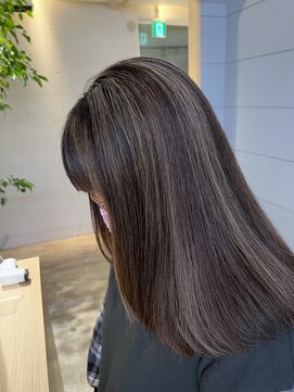 ソイア 春日井店(Soea) グロスハイライト　白髪ぼかしハイライト