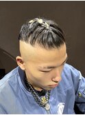 金髪ドラゴンマンバン スキンフェード 編み込みモヒカン