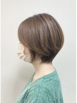 テルミークリニカルデザイン 北千里 ナチュラルふんわりショートボブ