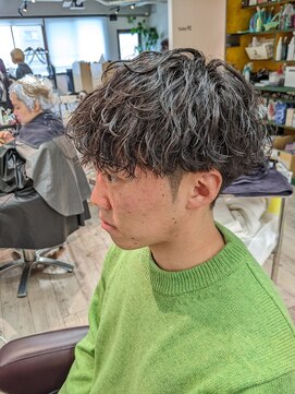 コワファーストナガサキシャンプーボーイ(COIFF1RST NAGASAKI SHAMPOO BOY) vマッシュ×波巻きスパイラルパーマ