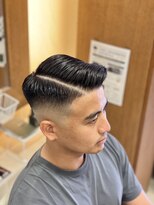 グルーマーズトウキョウ 渋谷店(GROOMER/S TOKYO)&nbsp;サイドパート バーバースタイル メンズカット フェードカット