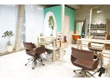シィーム(cime)の雰囲気（広くて開放感のある店内）