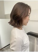 切りっぱなしボブヘーゼルベージュボブブラウンカラー前髪なし