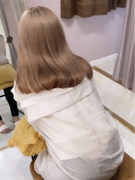 ラヴィ(Lavie) 髪質改善ブリーチレイヤーカットボブダブルカラーインナーカラー