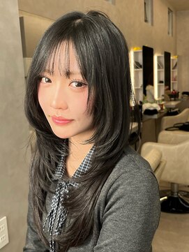オムニス 表参道(Omnis) 暗髪ザクザクレイヤーハッシュカットバタフライカット表参道韓国