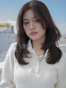 トローノ 栄(TRONO) 顔周りレイヤー 韓国風ヘア アッシュ ロングレイヤー 20代