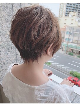 ネウィ サリュー 立川(newi saLyu) 大人可愛い20代30代40代小顔ワンサイドショートボブ丸み前下がり