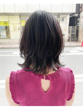 シイカ(sika.) くびれ感♪レイヤーボブにインナーカラー
