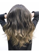 ステアケース 武蔵小杉店(stair:case)&nbsp;【助川】　アッシュベージュのグラデーションカラー