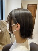 外ハネ切りっぱなしボブ
