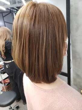 ラフランクリー(la frankly) 20代30代/大人かわいい/透明感ショート/レイヤースタイル