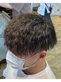 刈り上げセンターパートサーフカールブルーブラッフェザーパーマ
