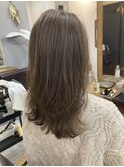 半年前のハイライトを活かすスタイル 透明感ミディアムレイヤー