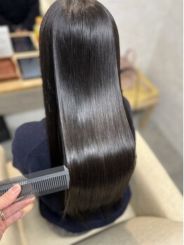 レオネ 難波店(Leone)の写真/【髪質改善専門店】髪のクセやうねりでお悩みの方へ。厳選トリートメントと縮毛矯正で髪の内部から改善◇