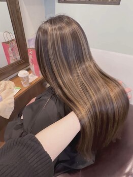 レディー(LADY)の写真/ただ白髪を染めるのではなくワンランク上の仕上がりに♪大人女性だからこそ楽しめる,おしゃれグレイカラー!