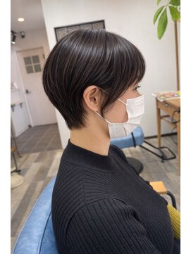 ジゼルアライ(gisele arai) コンパクト美シルエットショート