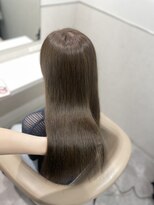 オルア 表参道(Orua) オリーブベージュ