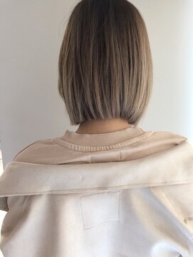 ヌイ 横浜(nui) シアベージュ_ワンサイドショートブランジュダブルバング