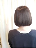 大人ナチュラルベージュカラー丸みボブ