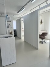 空間にこだわりました！ゆっくり過ごしていただきたいと思っています♪広々とした個室を4席ご用意