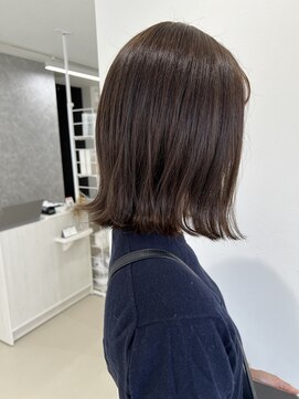 メリア(meria) アッシュブラウン/切りっぱなしボブ/外ハネ