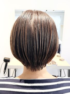 ストフ(stof) 丸みショートボブ/前下がりショートボブ