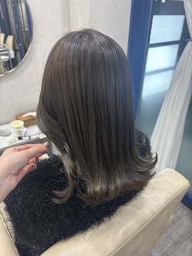 ソア 並木坂(Soa) 透明感カラー／オリーブベージュ