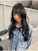 黒髪ロングレイヤーカット顔まわりカットラフカール