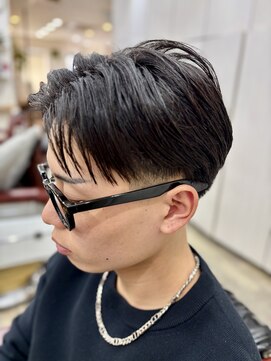 ヘア ナヴォーナ 千代ケ崎店(hair NAVONA) センター分け
