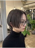 横顔まで綺麗に決まる美シルエットカット